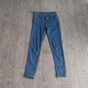 Beautiful strechy jeans 🌼🍀💖